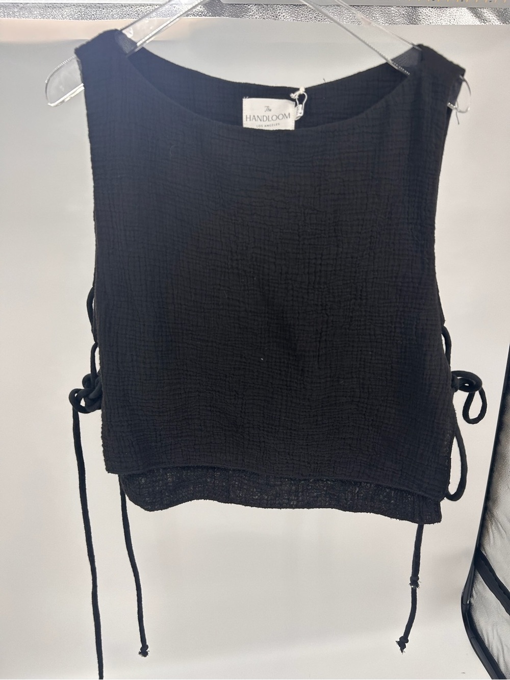 The Handloom Black Sleeveless Tie-Side Crop Top